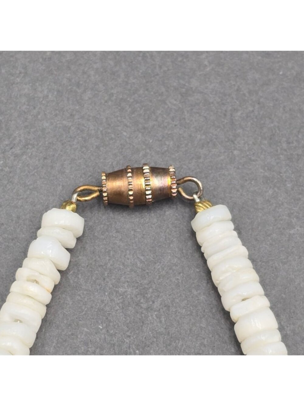 Vintage Puka Shell Coral Choker Necklace Coastal Boho Pink White Beach Jewelry - Picture 4 of 8